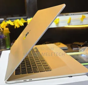 New Laptop Apple MacBook 8GB Apple M3 Pro SSD 256GB