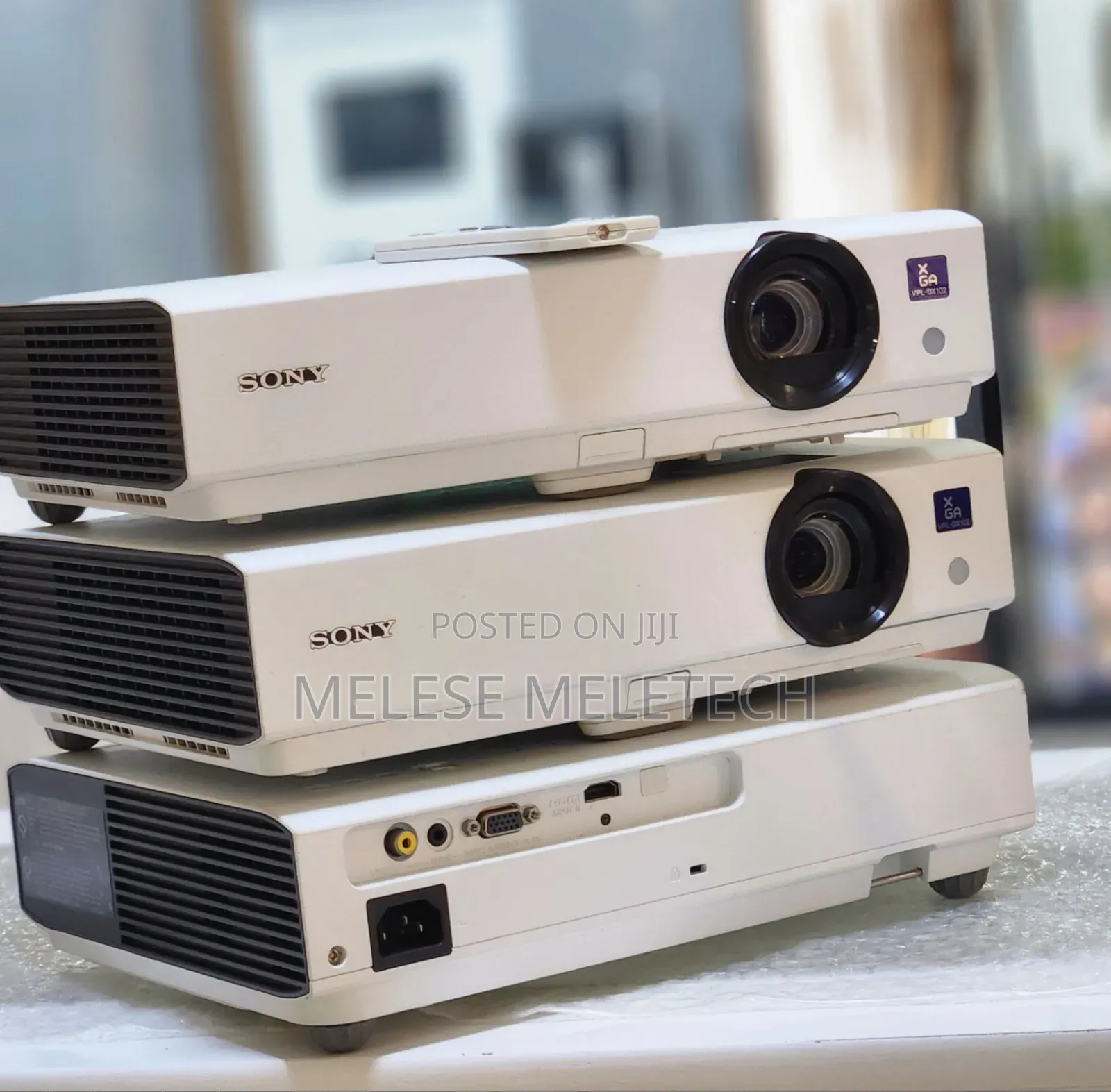 Sony VPL-Dx102 Projector