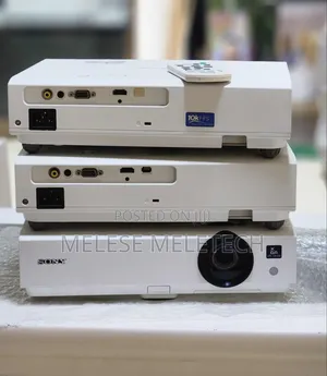 Sony VPL-Dx102 Projector
