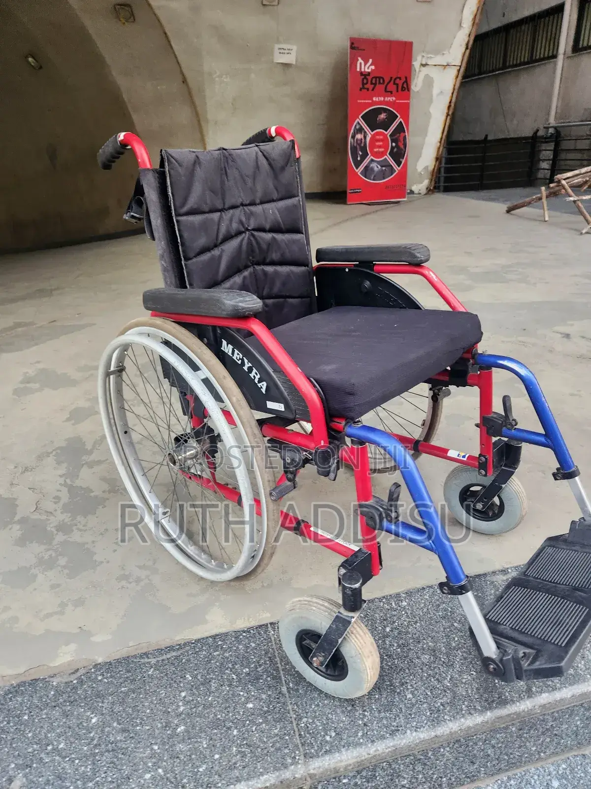 Foldable Comfy Wheelchair輕輕wheelchair癲馬wheelchair傳媒wheelchair Medical