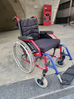 Foldable Comfy Wheelchair輕輕wheelchair癲馬wheelchair傳媒wheelchair Medical