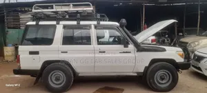 Toyota Land Cruiser 2016 White