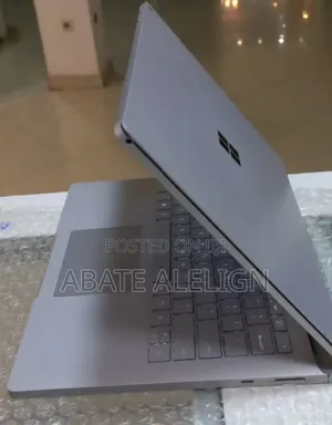 New Laptop Microsoft Surface Book 3 16GB Intel Core I7 SSD 256GB