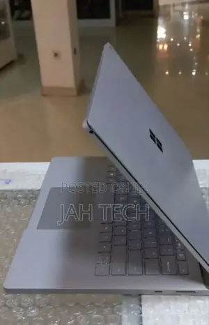 New Laptop Microsoft Surface Book 3 16GB Intel Core I7 SSD 256GB