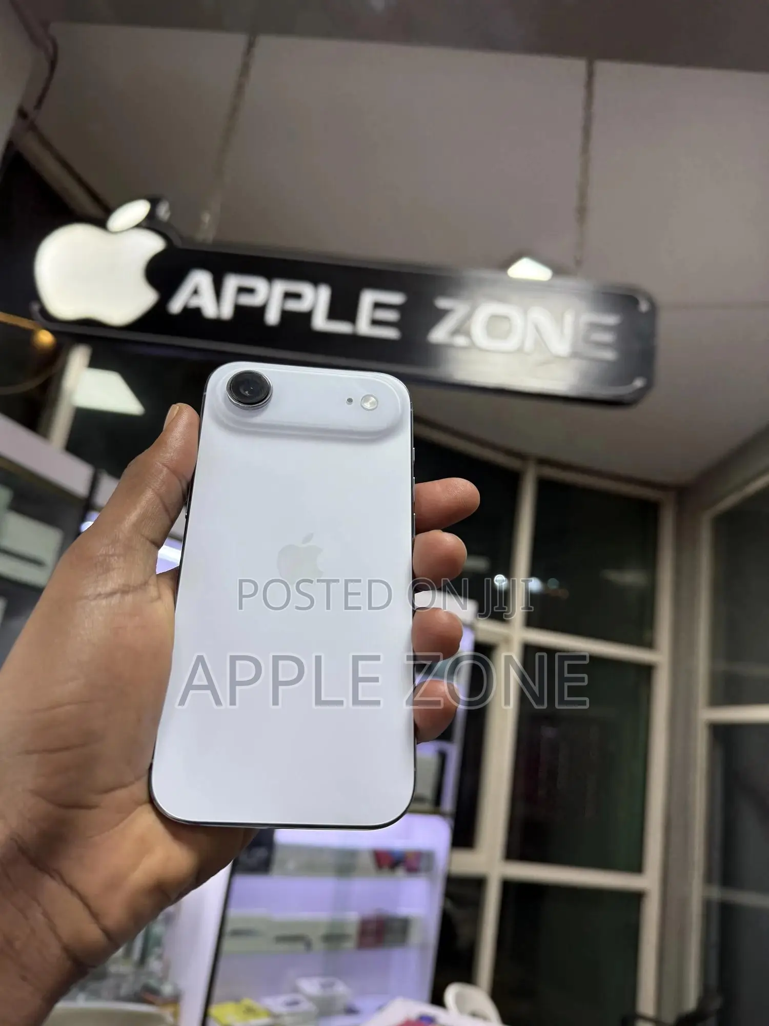 New Apple iPhone 17 256 GB Silver