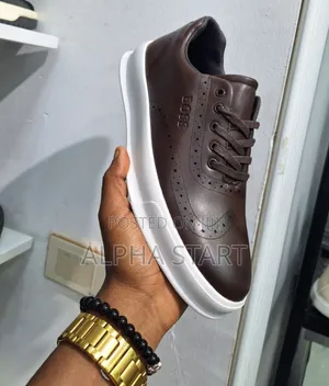  New Arrival  
 Boss Flat Sneakers 
 Made in Vietnam