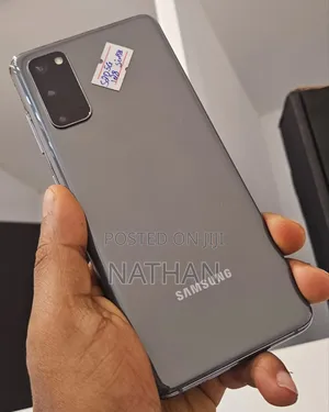 New Samsung Galaxy S20 128 GB Black