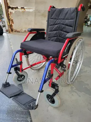 Portable Folding Wheelchair血፼high Tread, Flat Free Wheels//Wheelchair