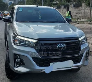Toyota Hilux 2020 Silver