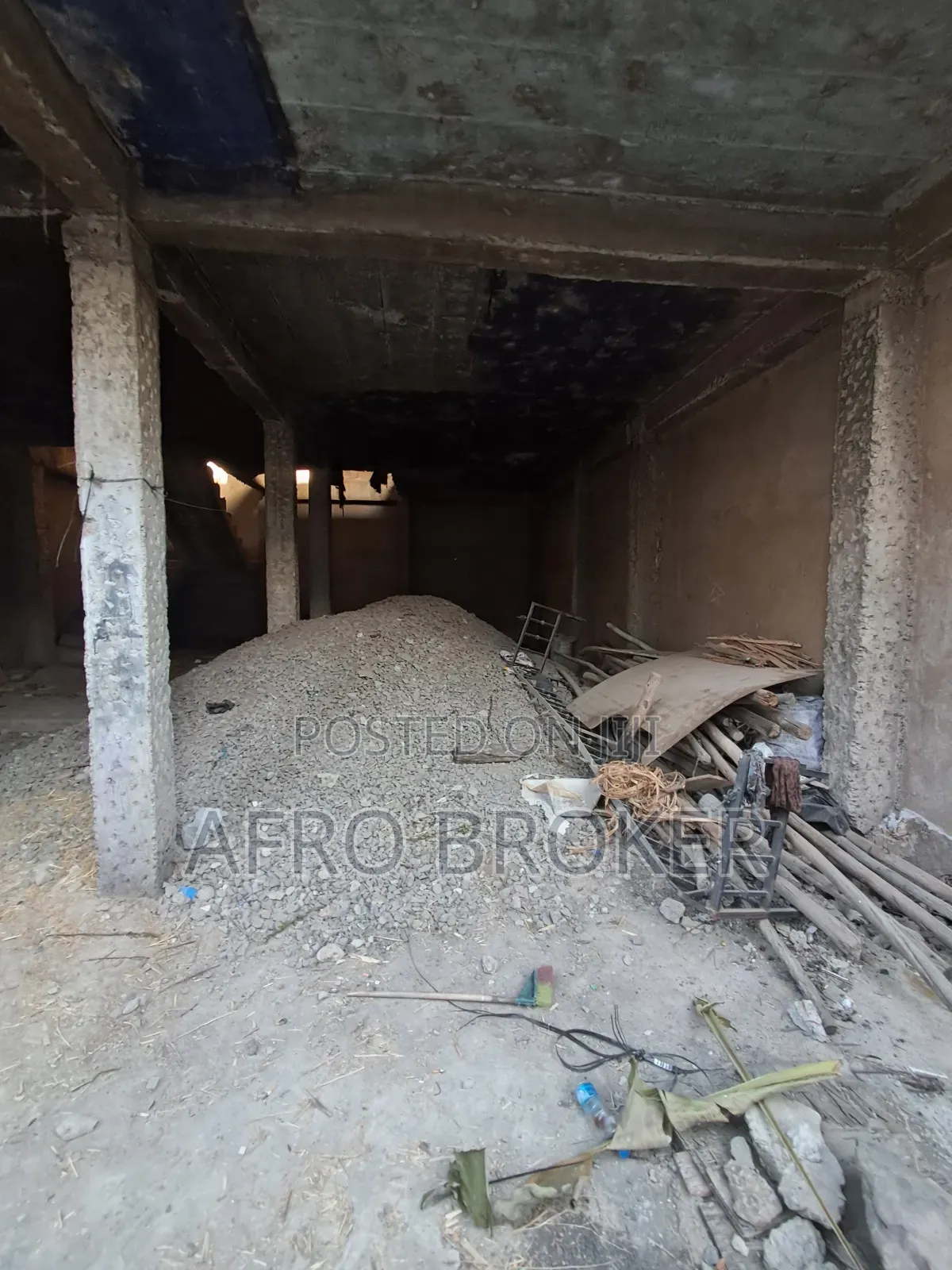 8bdrm House in Alem Bank, Akaky Kaliti for sale