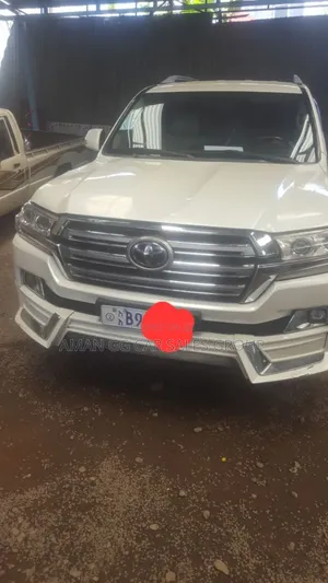 Toyota Land Cruiser 2008 White
