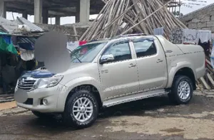 Toyota Hilux 2013 Gray