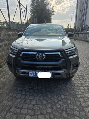 Toyota Hilux 2021 Green