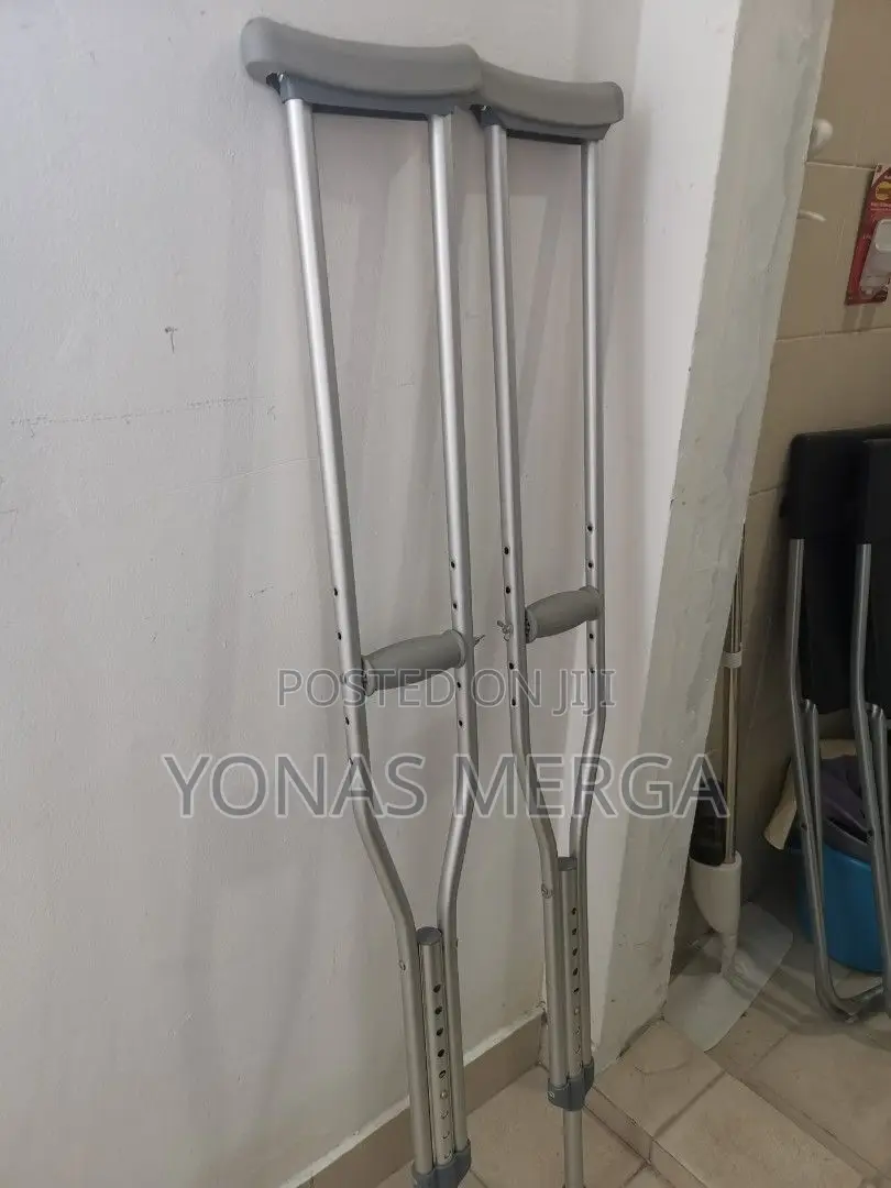 Crutches/Adjustable Height/Promote Safe,Steady Walking on Any Surface