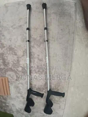 Forearm and a Handgrip Crutches夕暺adjustable Crutches惑三forearm Crutches