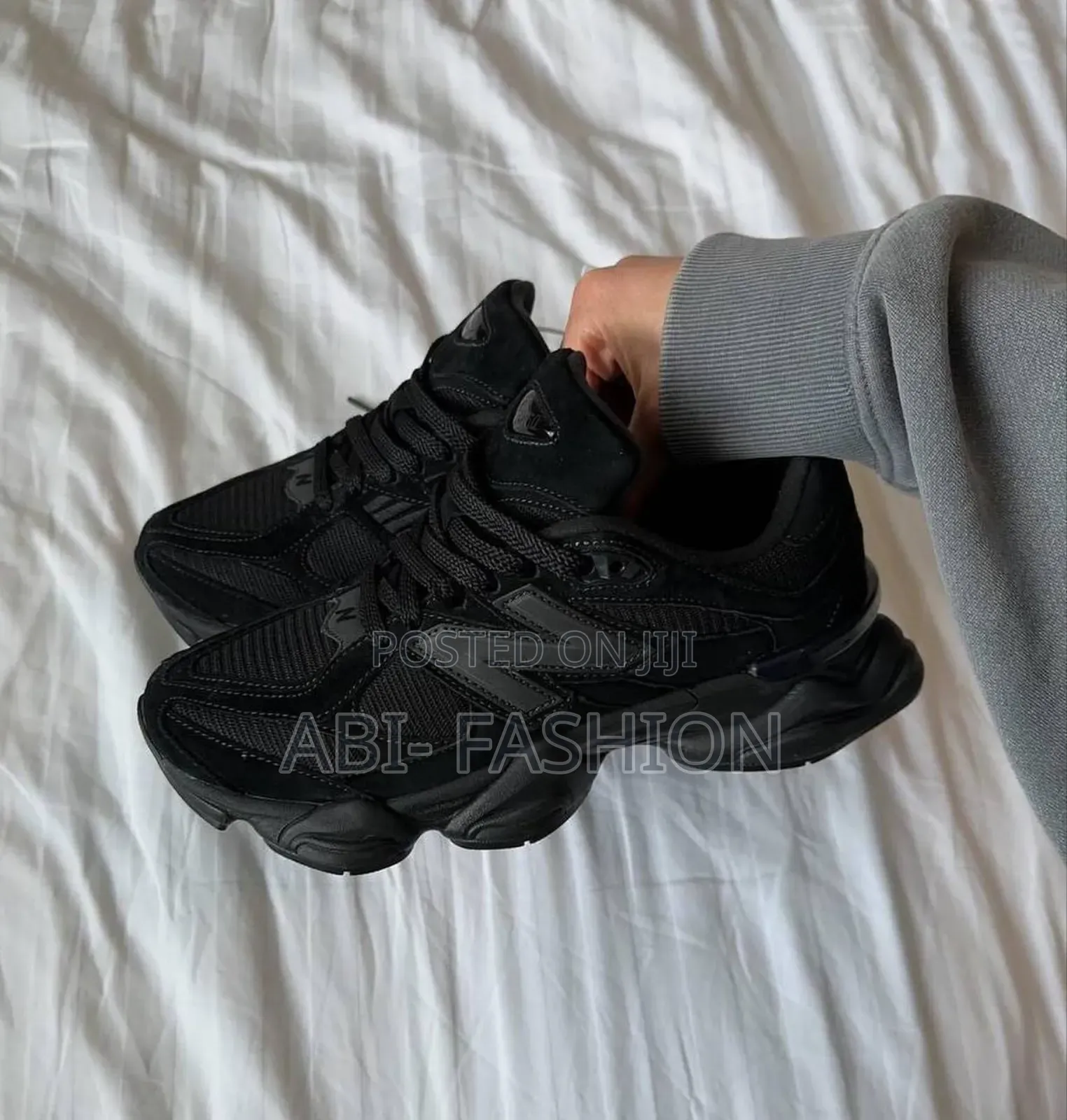 New Balance 9060 ' Triple Black ' (2024)