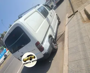 Toyota HiAce 2006