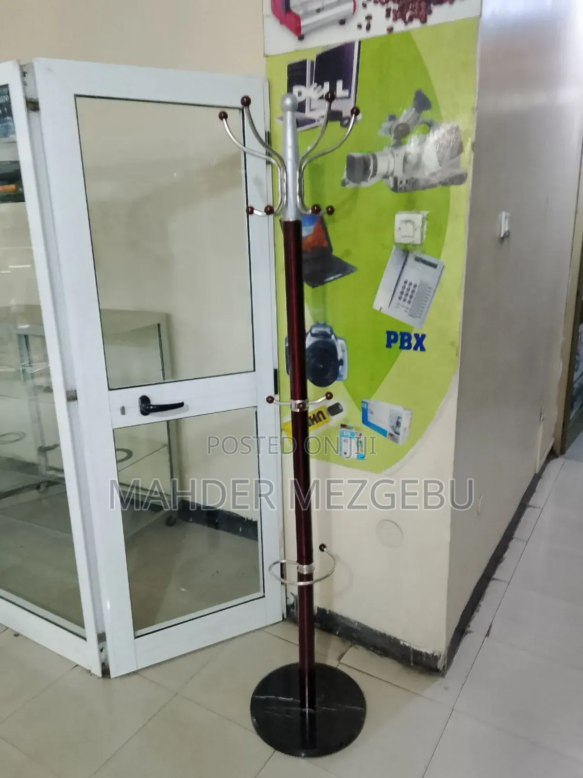 Cot Hanger(የ ኮት መስቀያ)