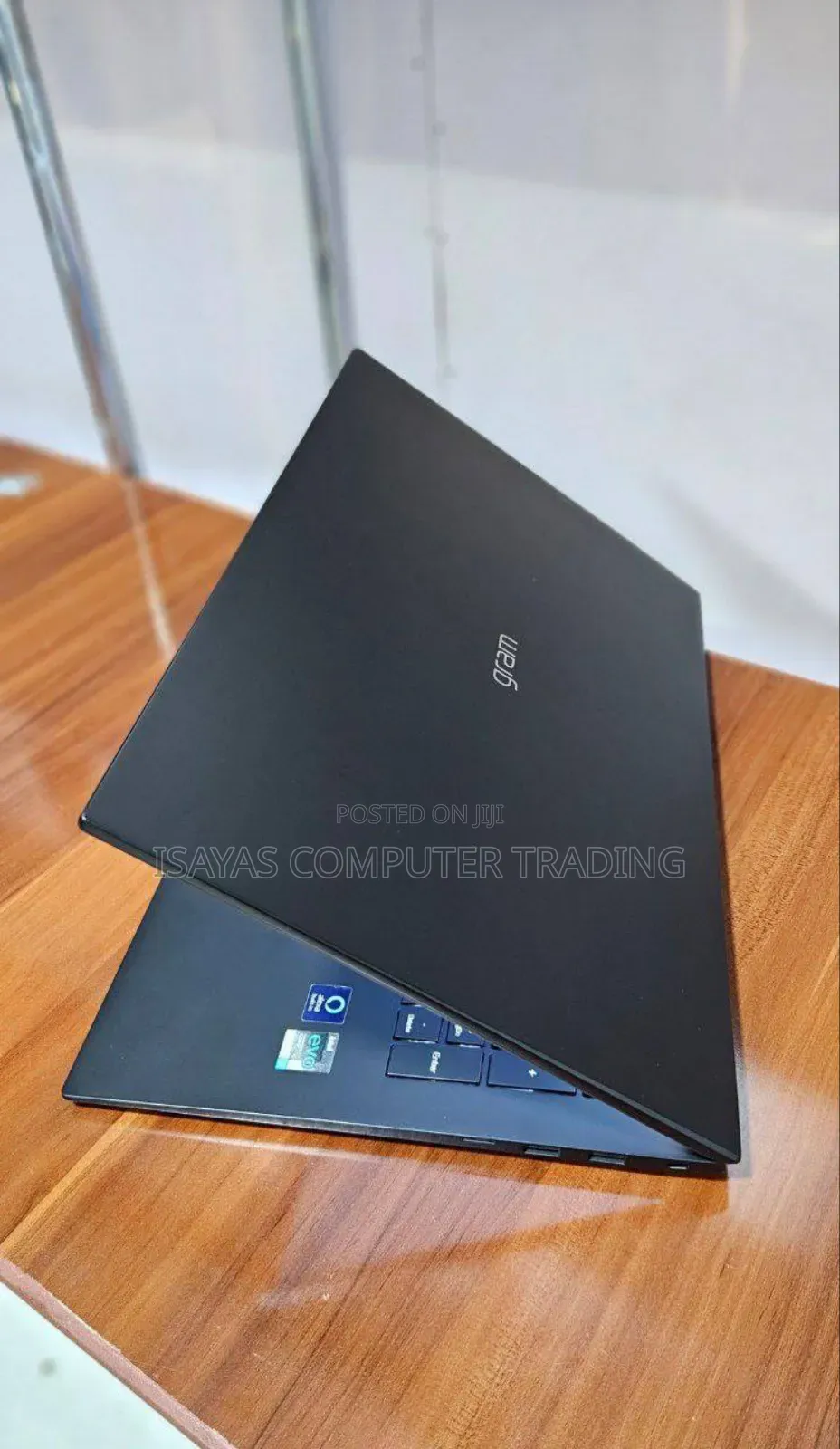 New Laptop LG Gram 15.6 16GB Intel Core I7 SSD 512GB