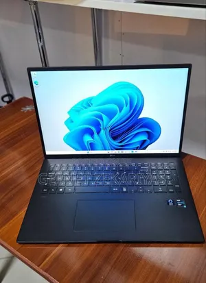 New Laptop LG Gram 15.6 16GB Intel Core I7 SSD 1T