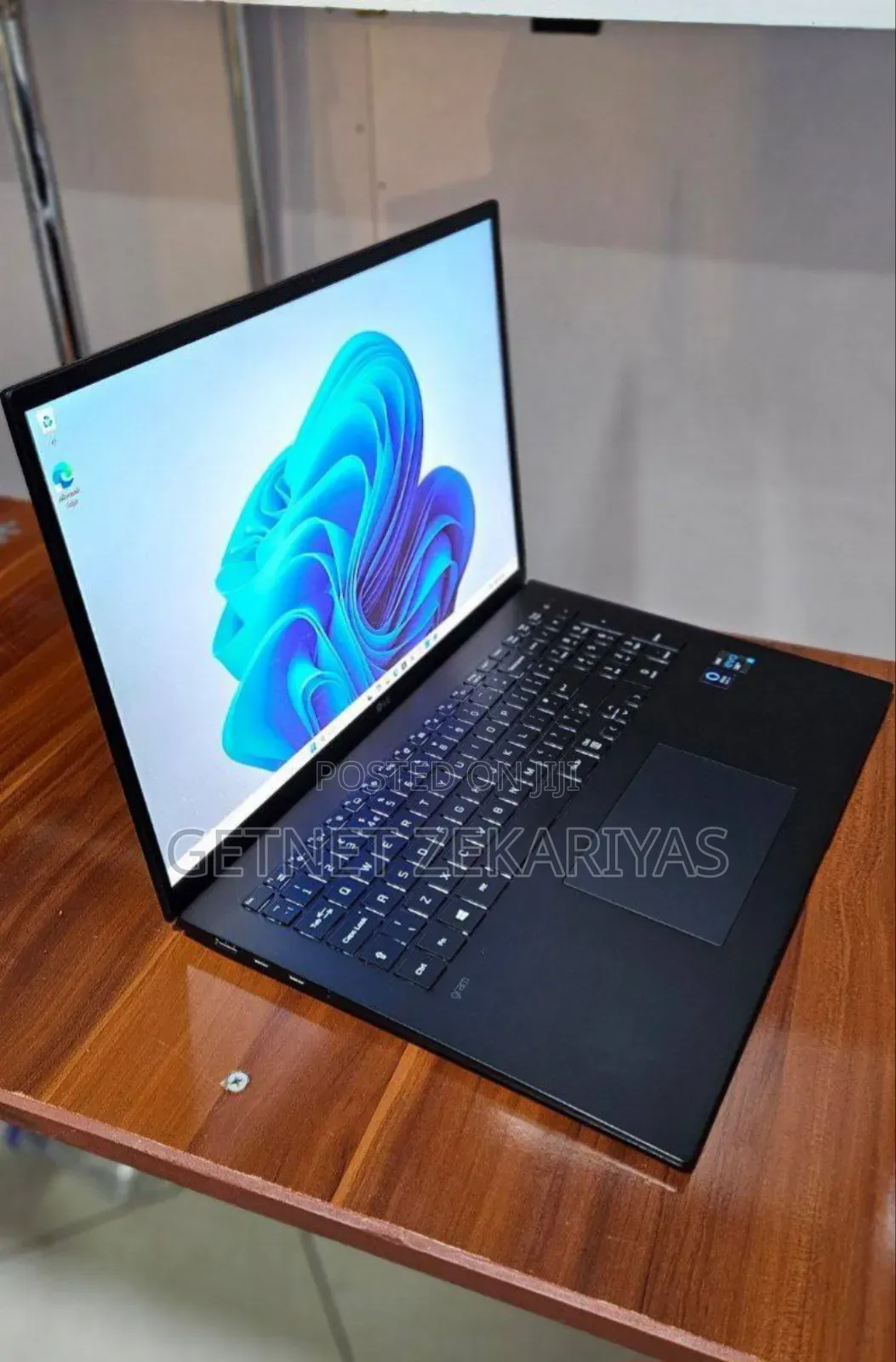 New Laptop LG Gram 15.6 16GB Intel Core I7 SSD 1T