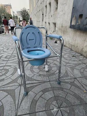 Foldable Commode Chair胺你commode Chair鳵的toilet Chair痲不commode Medical