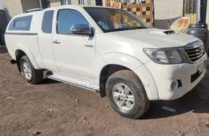 Toyota Hilux 2012 Ivory