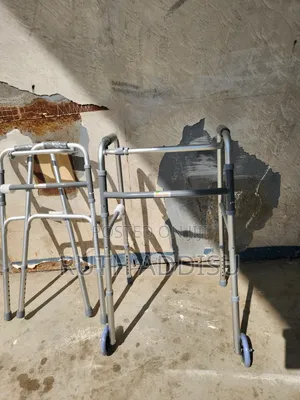 Stainless Brand New Walker Top Quality Walking Aid腔裏walker Almunium