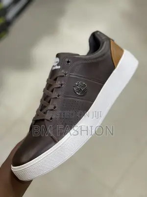 Men's Brown Leather Timberland Sneakers With a White Sole