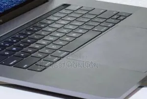 New Laptop Apple MacBook Pro 2017 16GB Intel Core i7 SSD 512GB