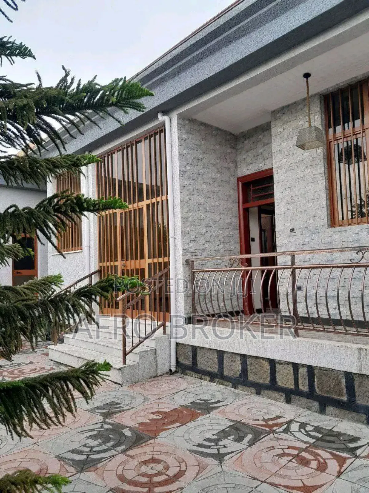 Furnished 3bdrm Villa in Lafto City for sale