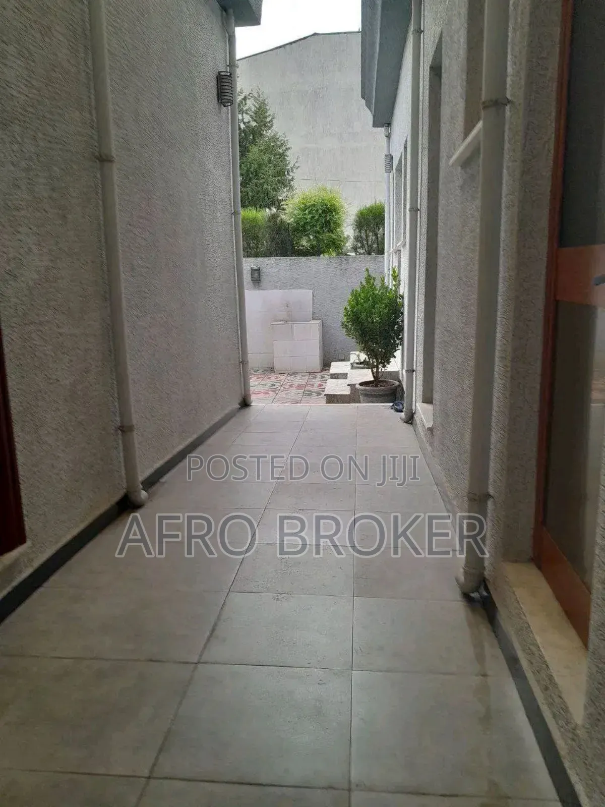 Furnished 3bdrm Villa in Lafto City for sale
