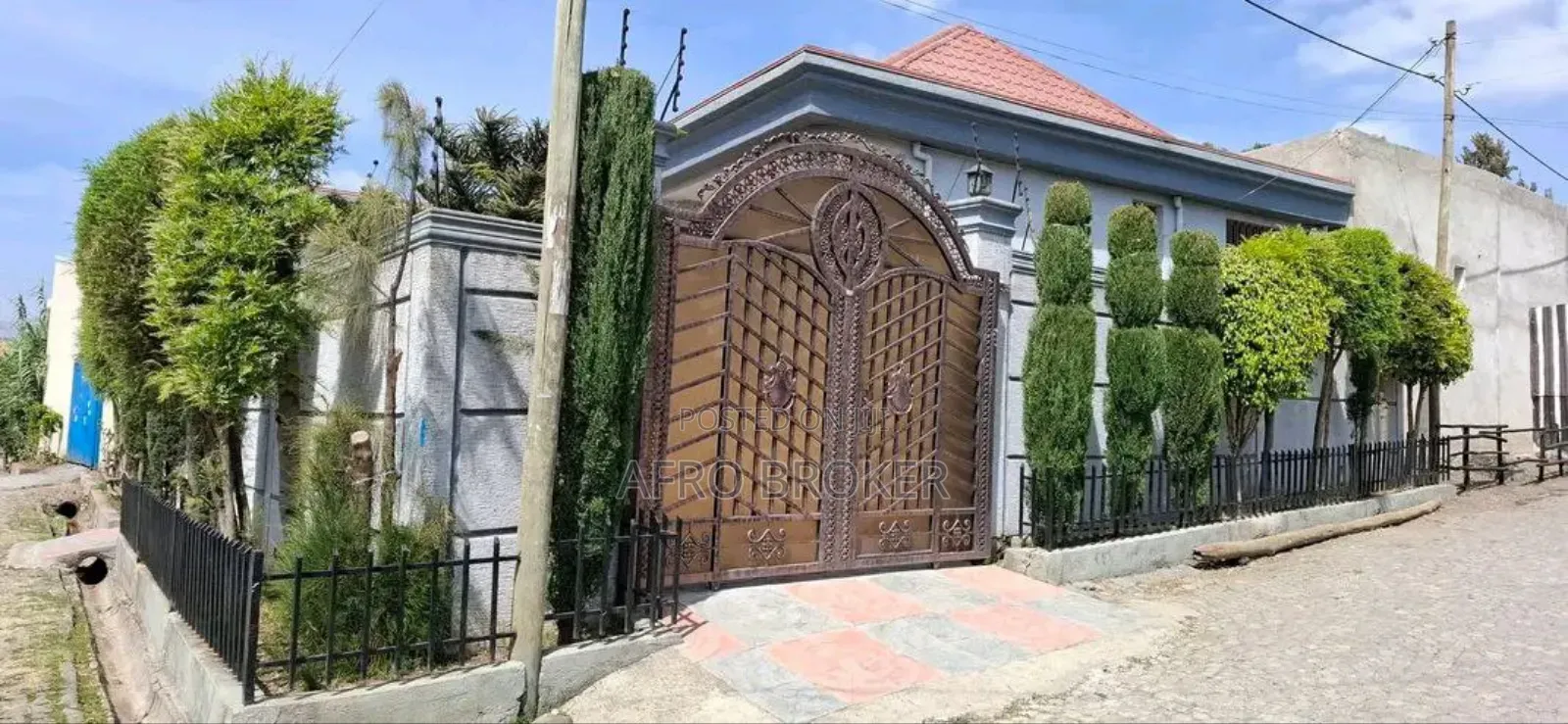 Furnished 3bdrm Villa in Lafto City for sale