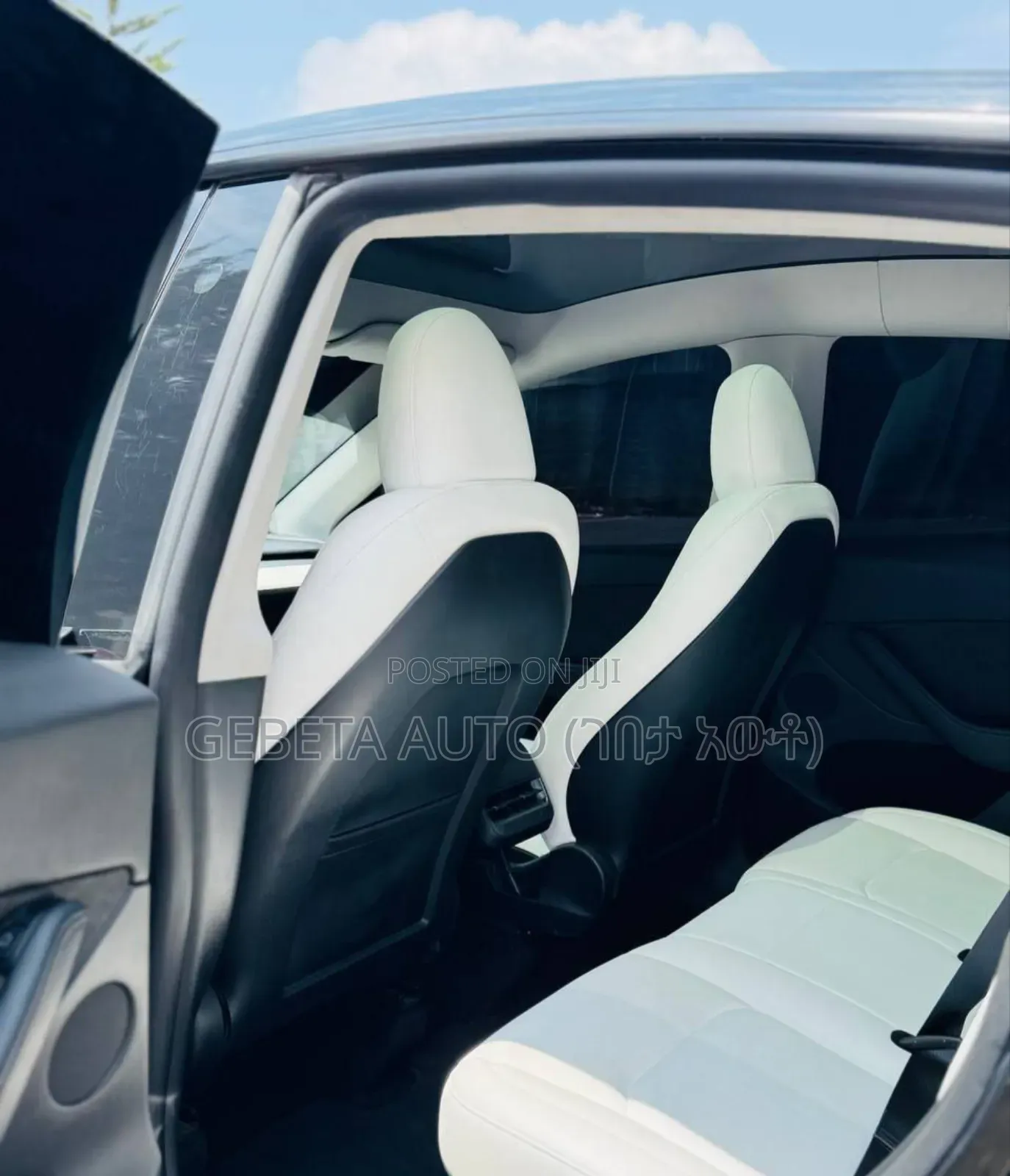 Tesla Model Y 2024