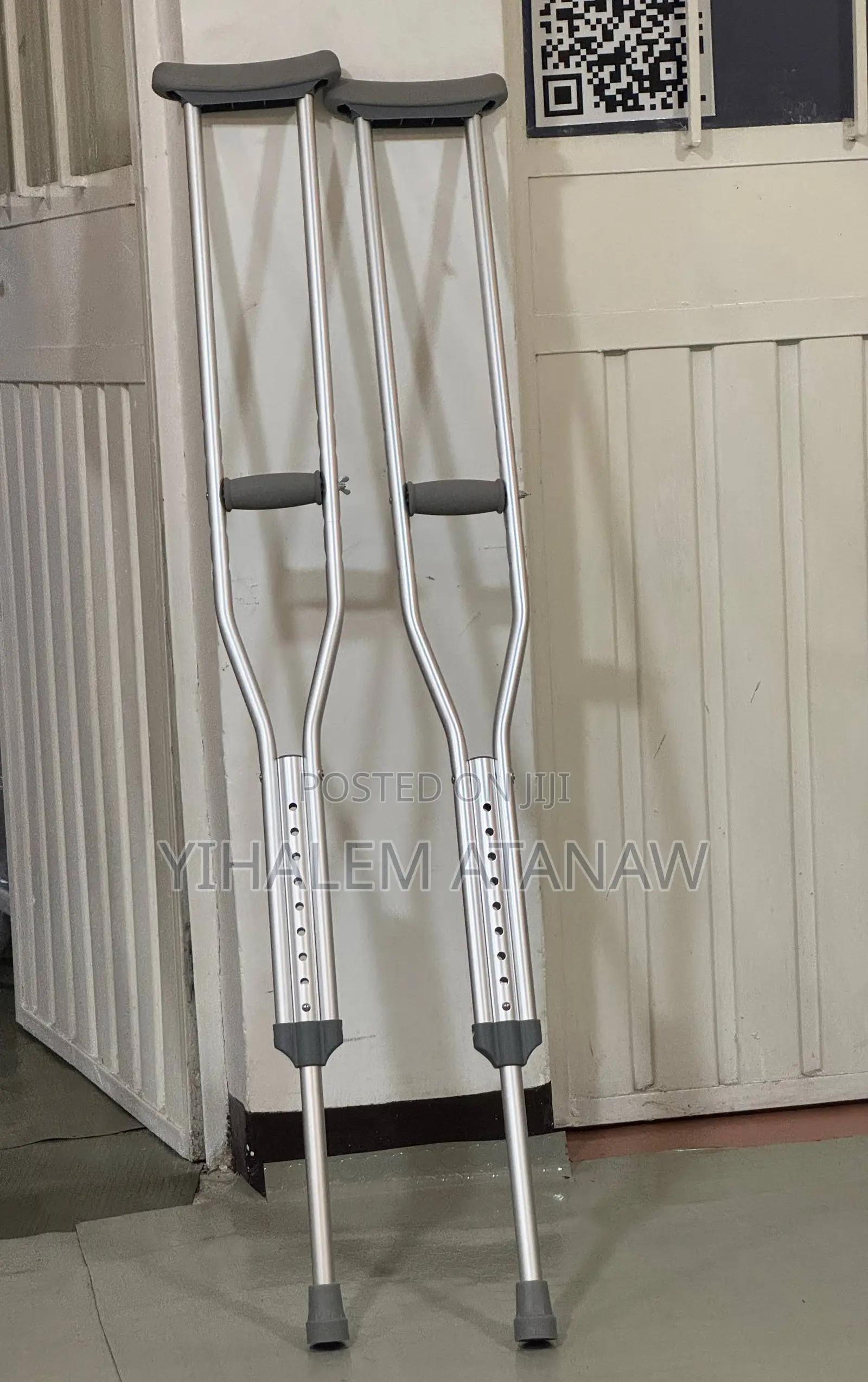 Axillary Crutches – Adjustable Aluminum Underarm Crutches