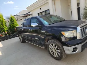 Toyota Tundra CrewMax 4x4 Limited 2011 Gray