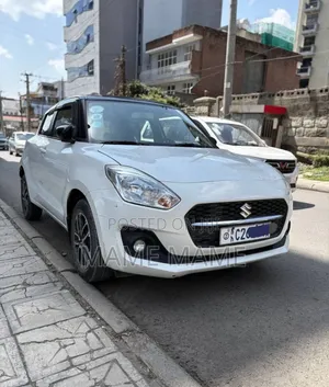 Suzuki Swift 2022 White
