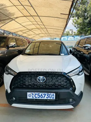 Toyota Corolla Cross Hybrid 2024 White
