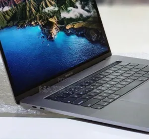 New Laptop Apple MacBook Pro 2017 16GB Intel Core I7 SSD 512GB