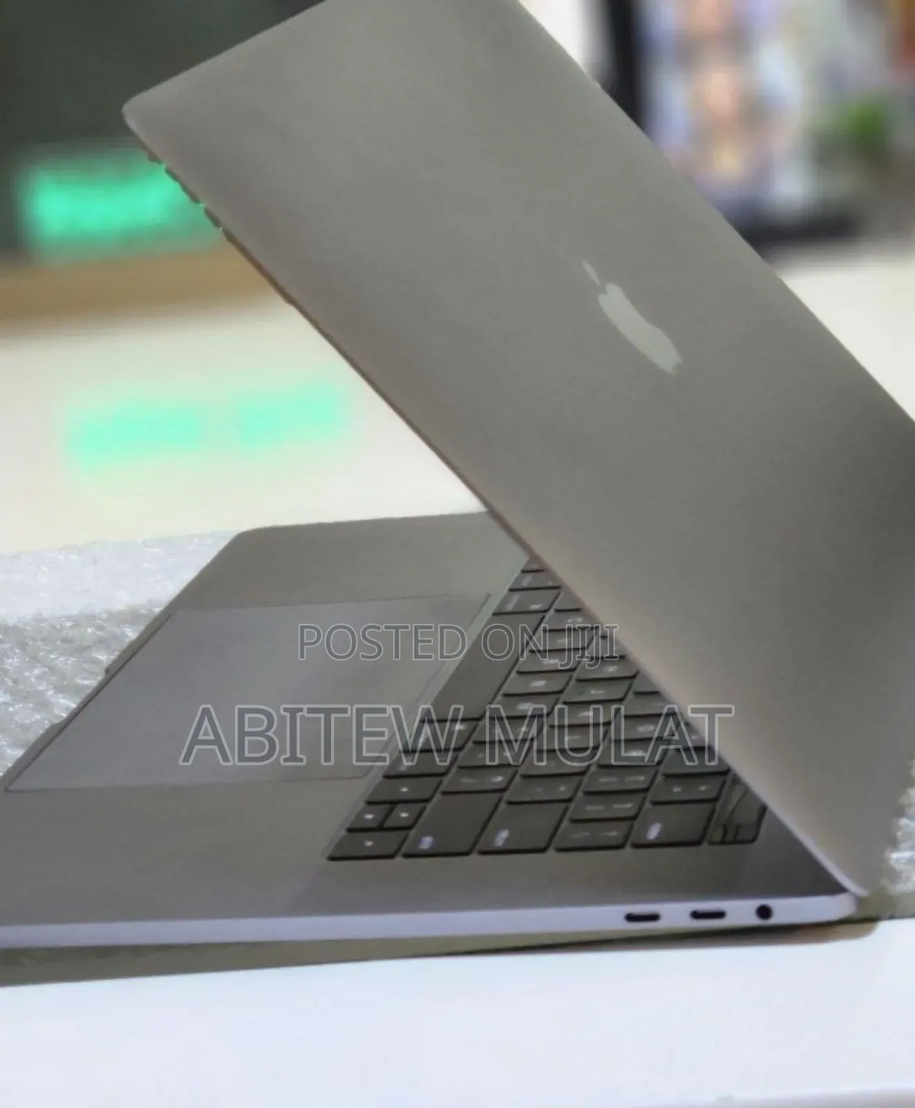 New Laptop Apple MacBook Pro 2017 16GB Intel Core I7 SSD 512GB