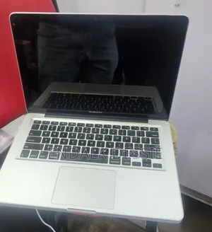 New Laptop Apple MacBook 2010 8GB Intel Core i5 HDD 1T