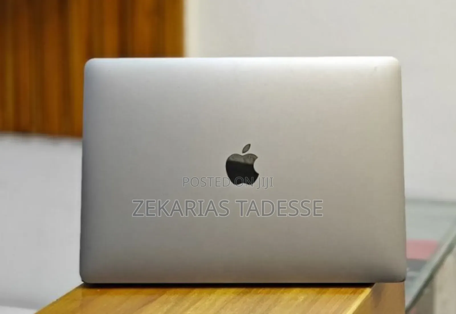 New Laptop Apple MacBook Pro 2017 16GB Intel Core I5 SSD 256GB