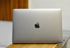 New Laptop Apple MacBook Pro 2017 16GB Intel Core I5 SSD 256GB