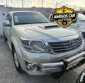 Toyota Hilux 2012 Gray