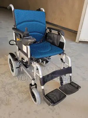 Electric Wheelchair乍櫱the Maximum Speed Can Reach 6km/H.
Battery