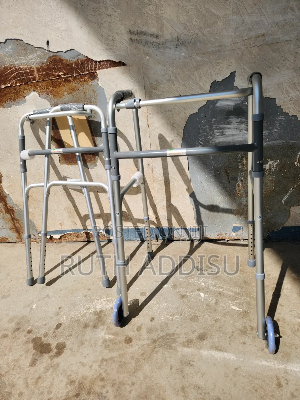 Walker Almunium管道walker Foldable老人walker鳵我almunium Walker簾你walker