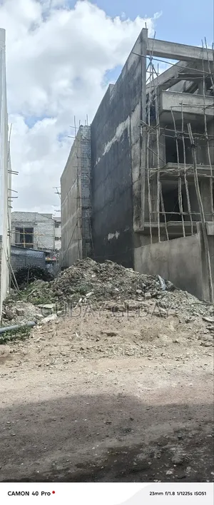 150 Sqr Kare Land
