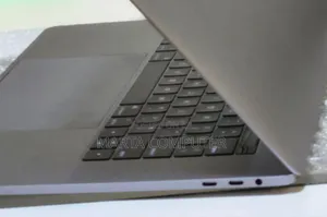 New Laptop Apple MacBook Pro 2017 16GB Intel Core I7 SSD 512GB