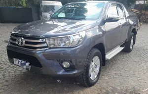 Toyota Hilux 2017 Gray