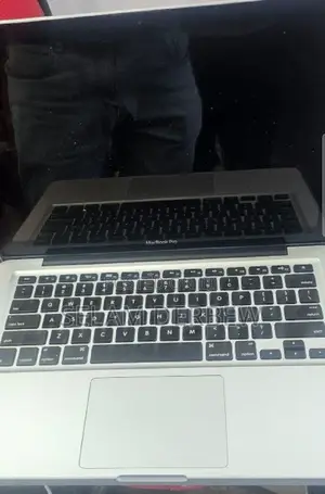 Laptop Apple MacBook Pro 2010 8GB Intel Core I5 HDD 1T